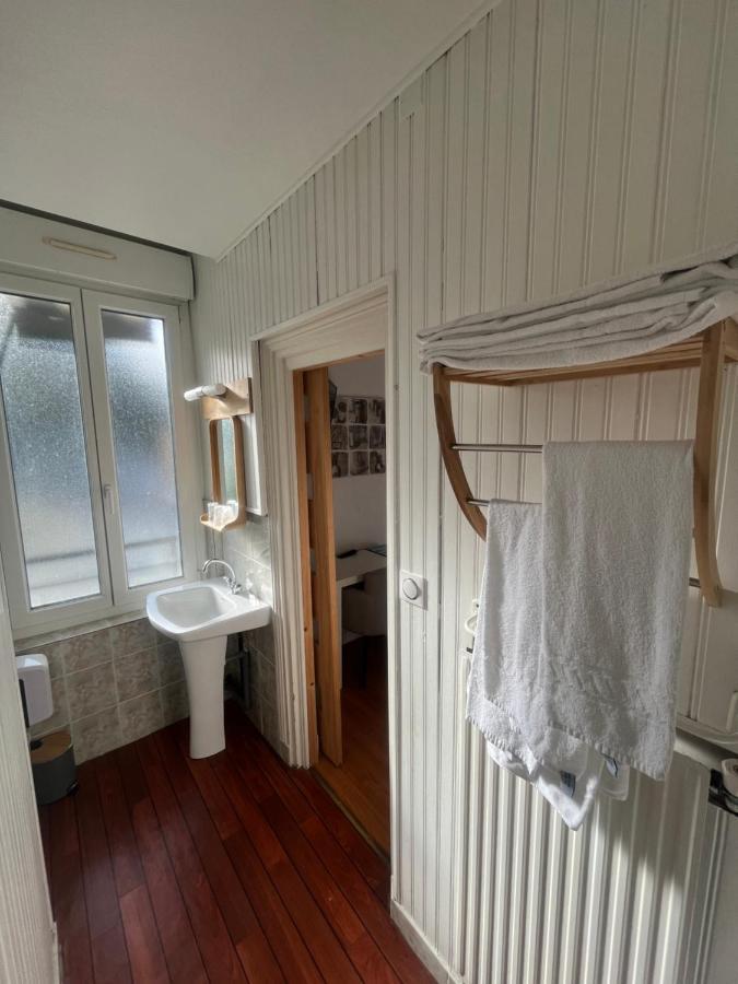 Le Petit Montmartre Hotel Динард Екстериор снимка