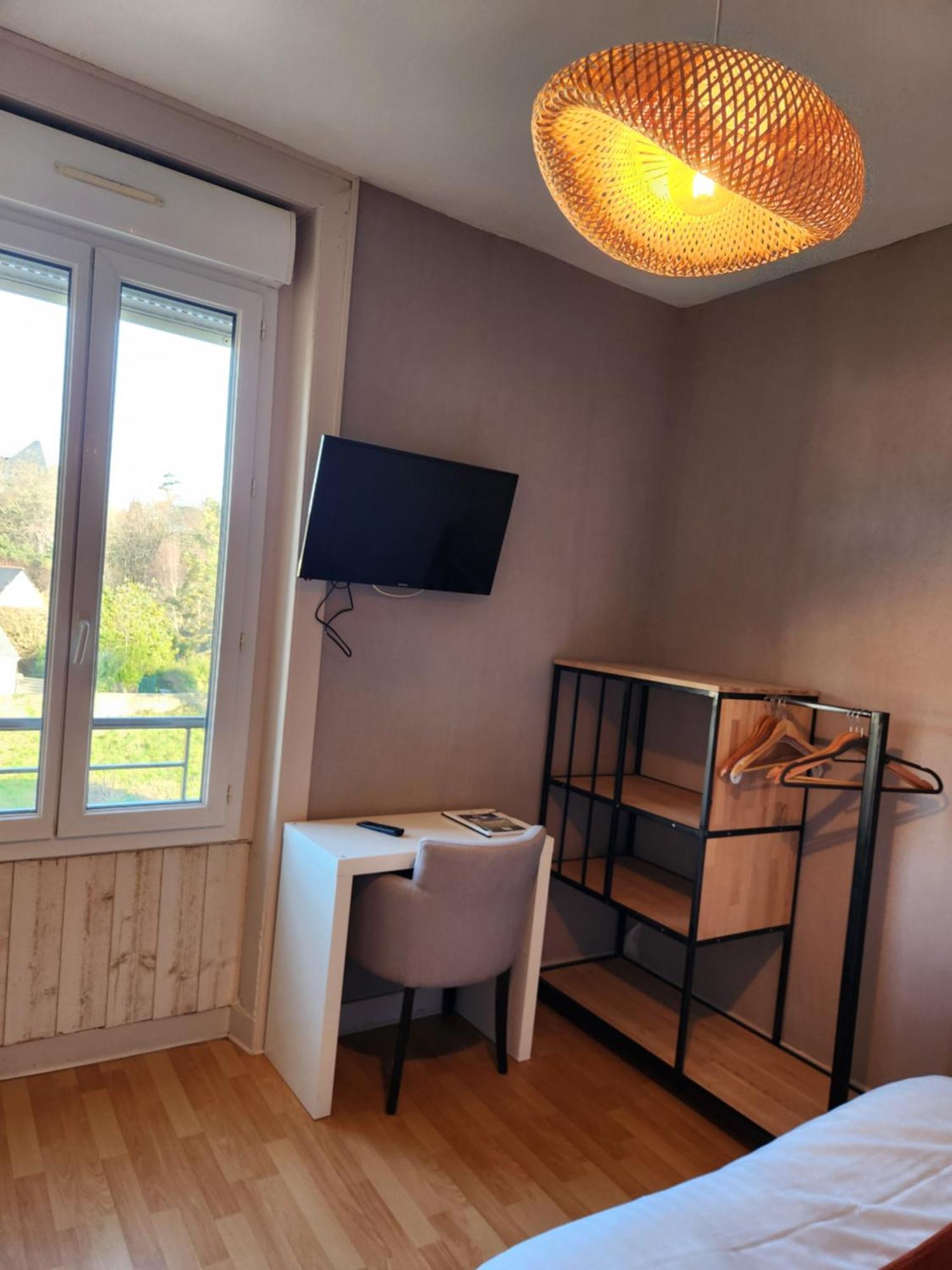 Le Petit Montmartre Hotel Динард Екстериор снимка