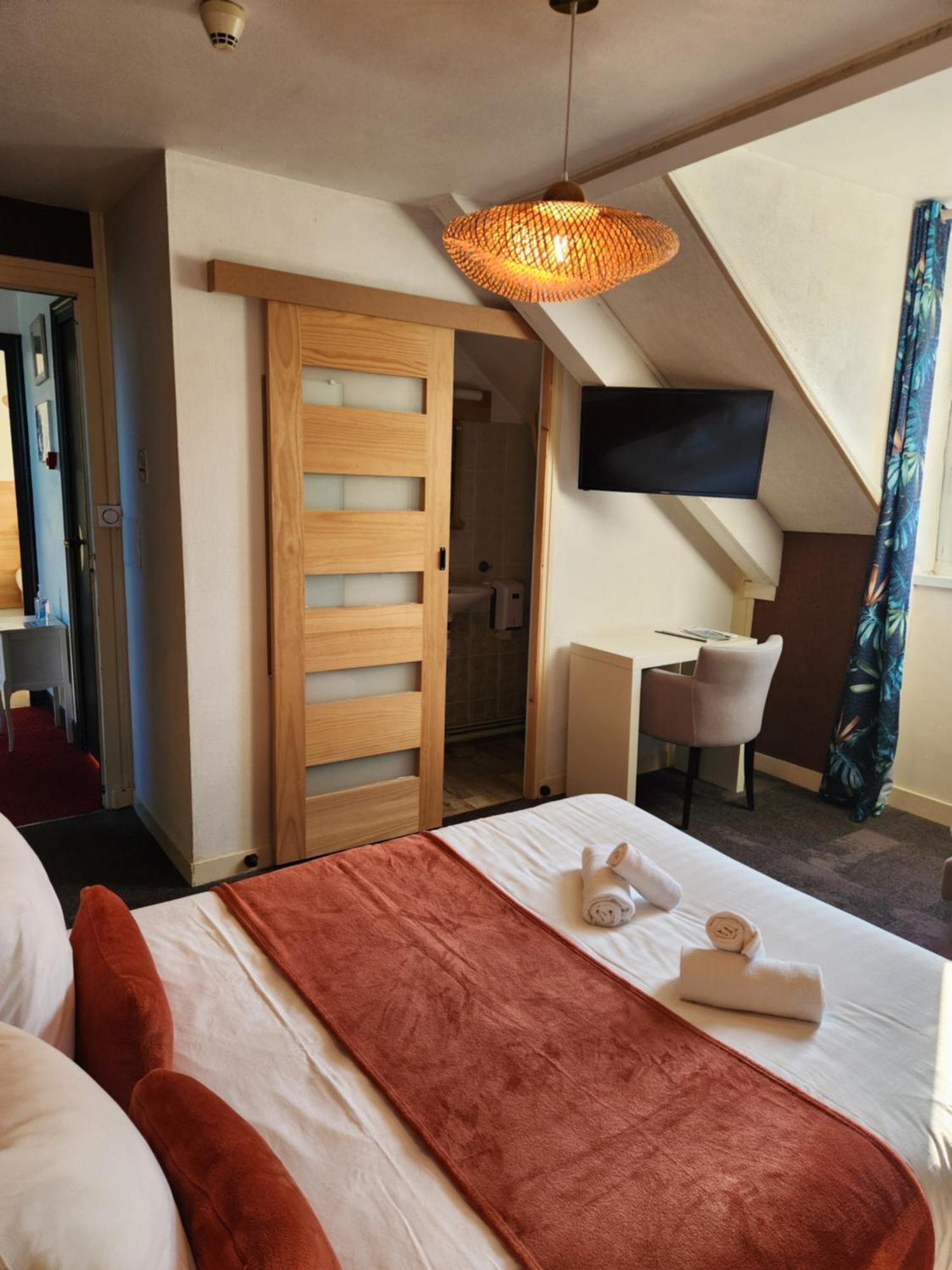 Le Petit Montmartre Hotel Динард Екстериор снимка